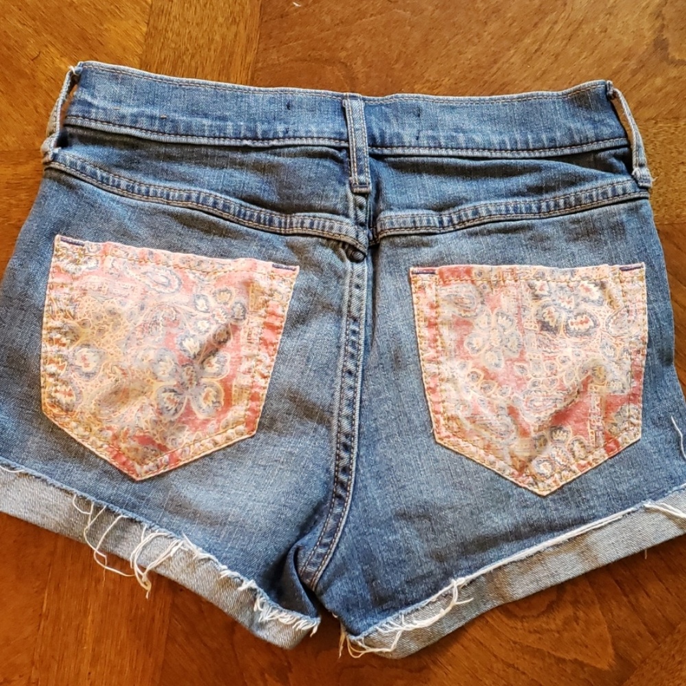 Hollister short-short highrise Jean shorts Size 00